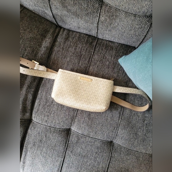 Michael Kors Gold Metallic Belt Bag NWOT Large / XL - Picture 1 of 10